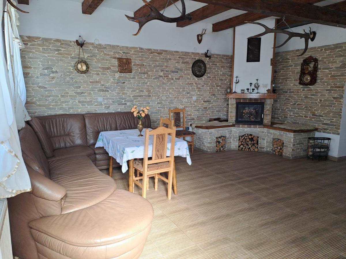 Casa Cristalul Muntilor Hotel Almafatelep Kültér fotó