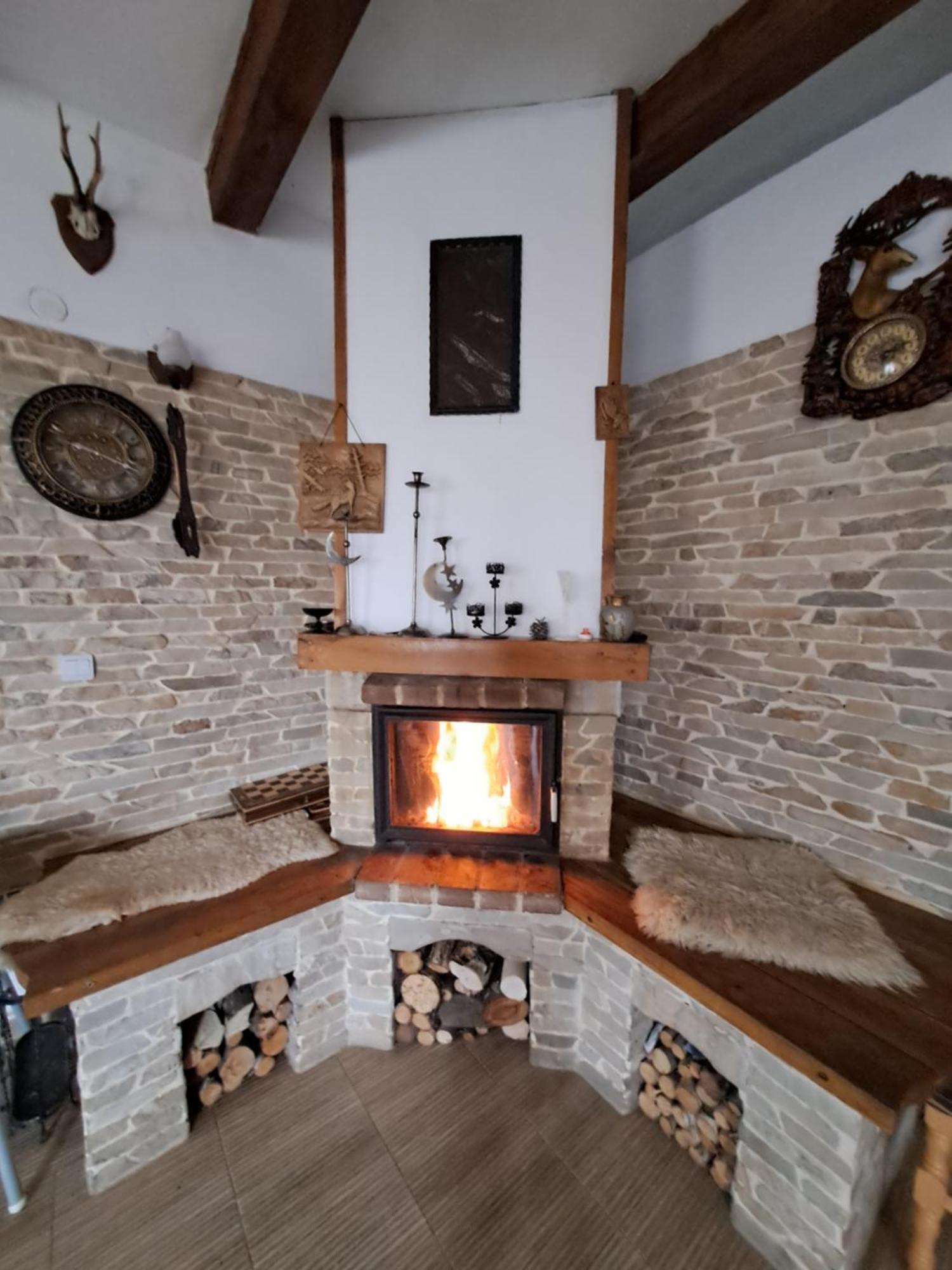 Casa Cristalul Muntilor Hotel Almafatelep Kültér fotó
