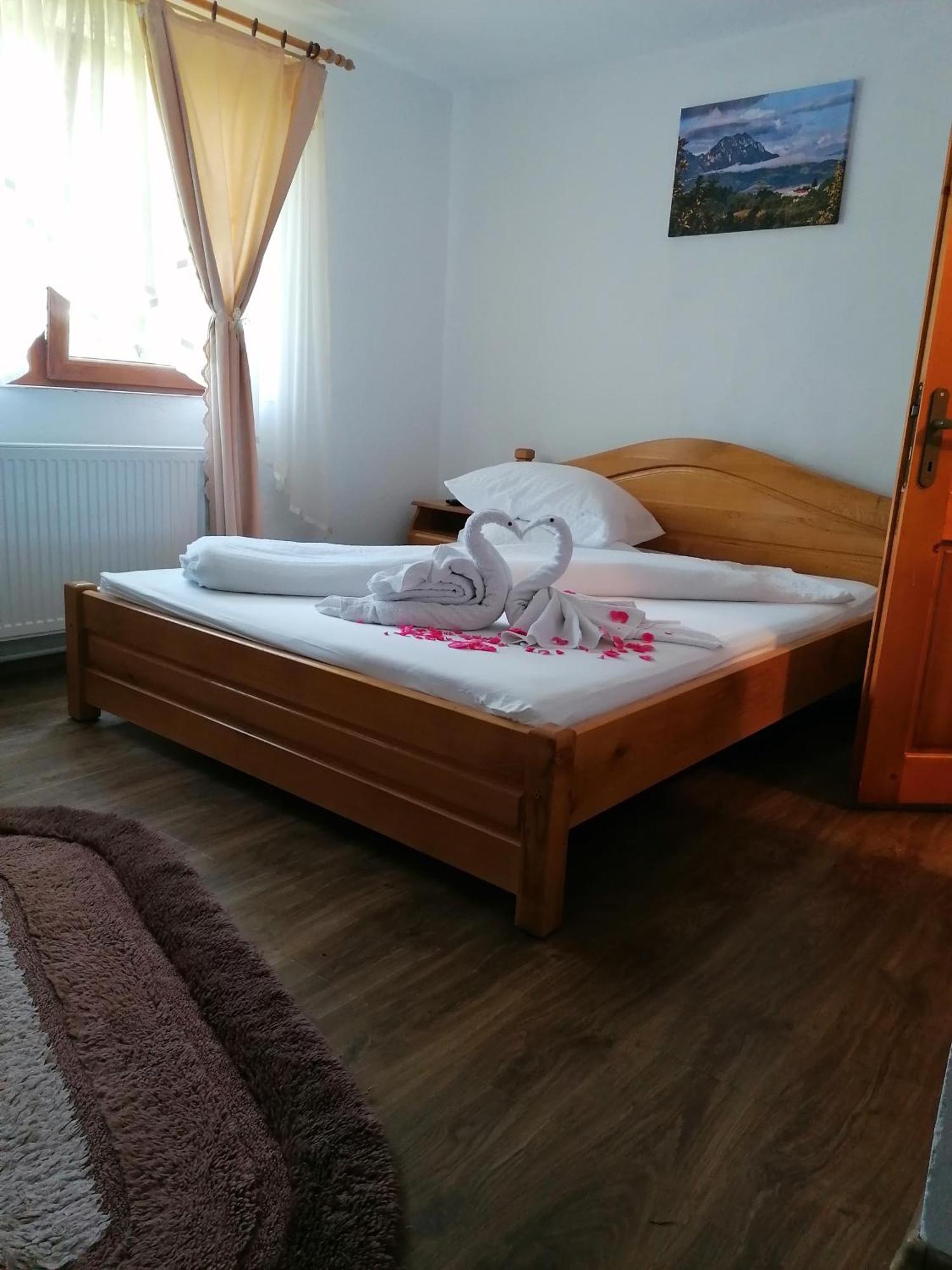 Casa Cristalul Muntilor Hotel Almafatelep Szoba fotó