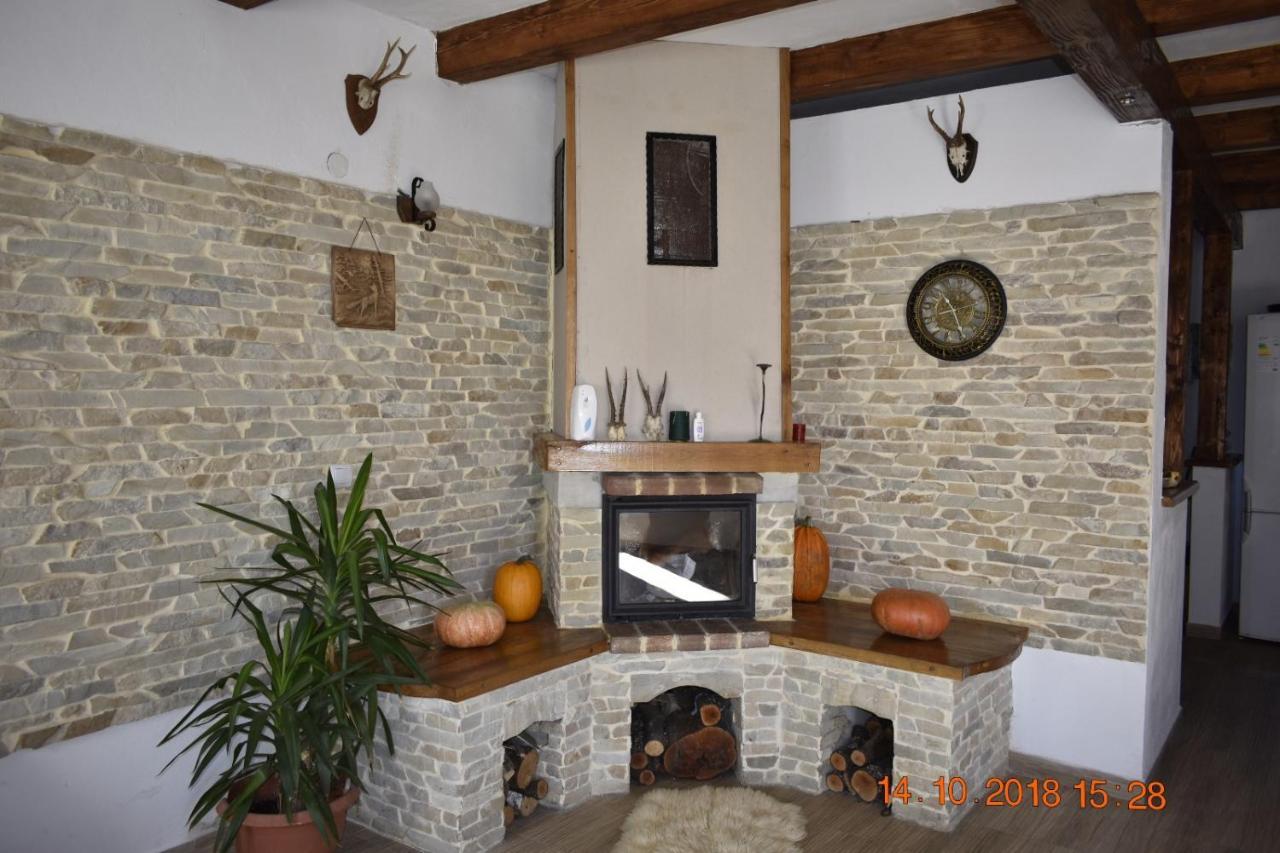 Casa Cristalul Muntilor Hotel Almafatelep Kültér fotó